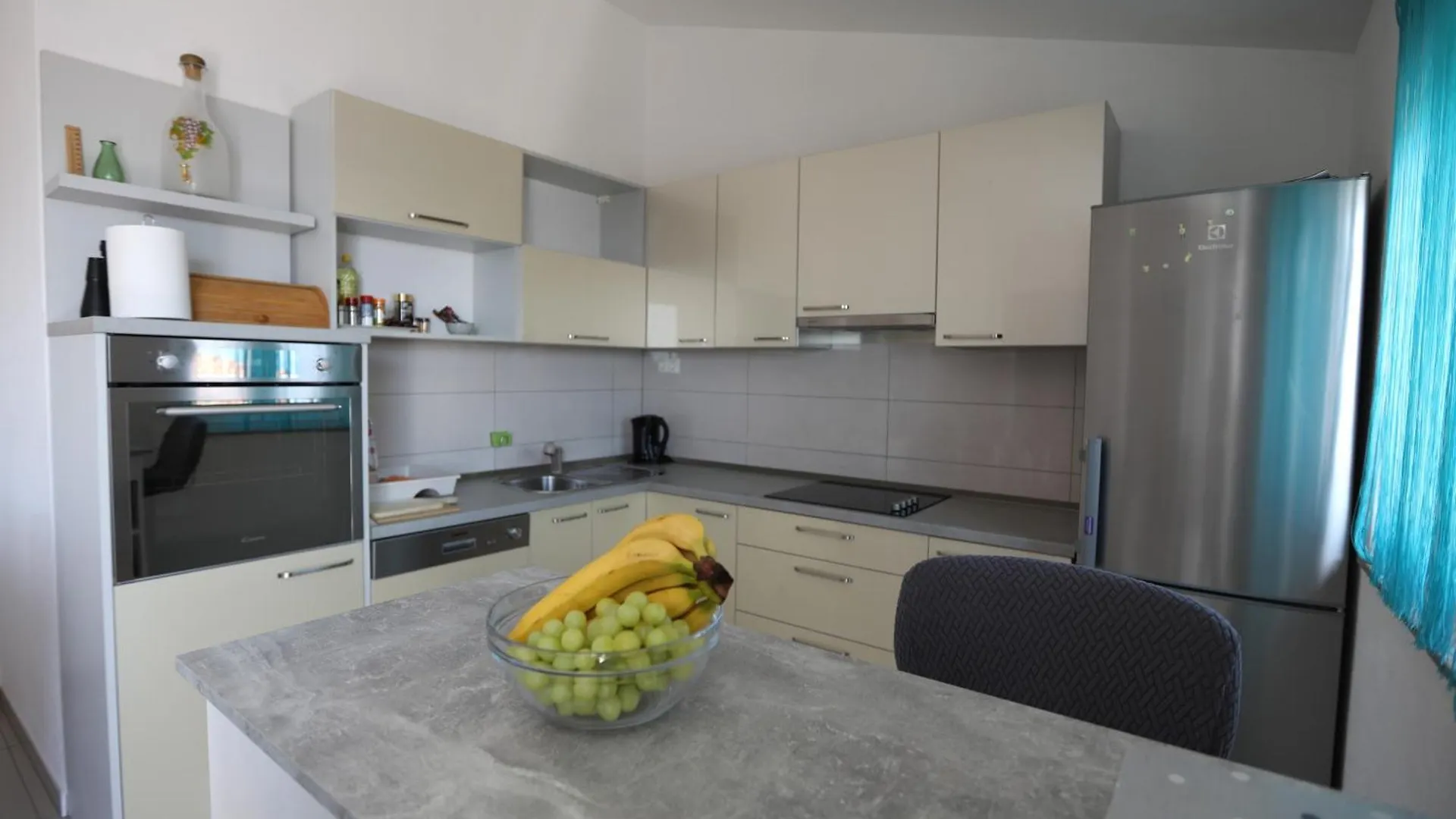Surf & Joy - Croatia Vacation Rentals Seaview Apartment Okrug Gornji