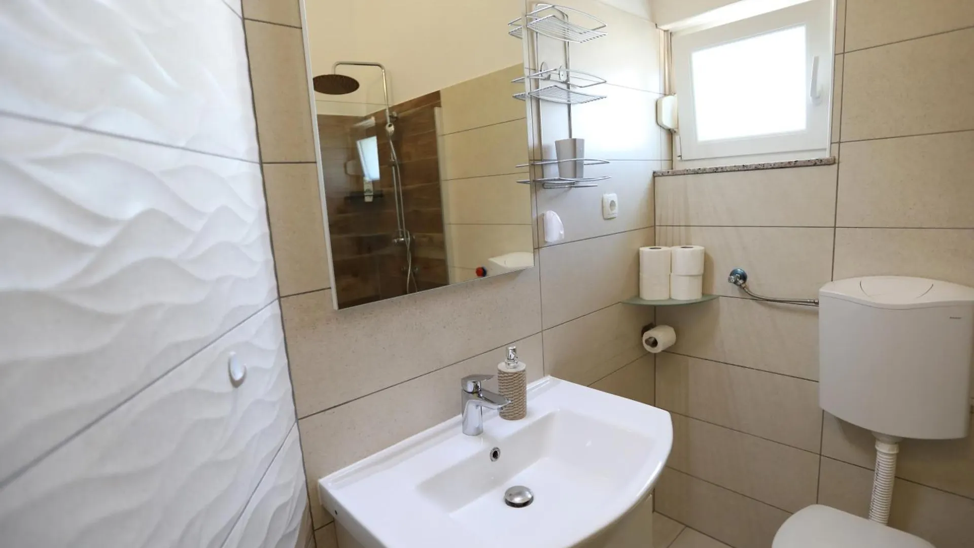 Surf & Joy - Croatia Vacation Rentals Seaview Apartment Okrug Gornji