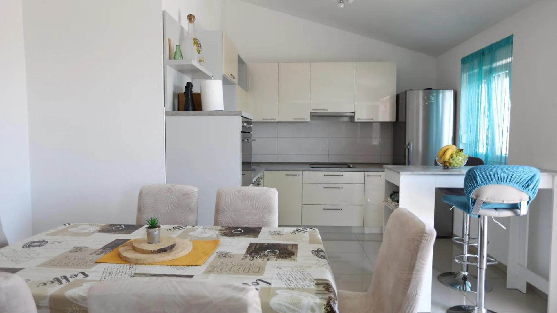 Surf & Joy - Croatia Vacation Rentals Seaview Apartment Okrug Gornji 0*,